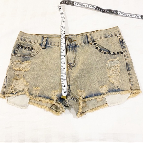 NWOT Mine - Distressed Jean Shorts - Picture 7 of 11